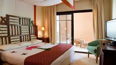 Red Sea Sunwing Waterworld Family Star