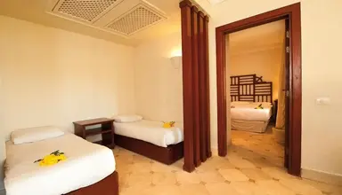 Red Sea Sunwing Waterworld Family Star
