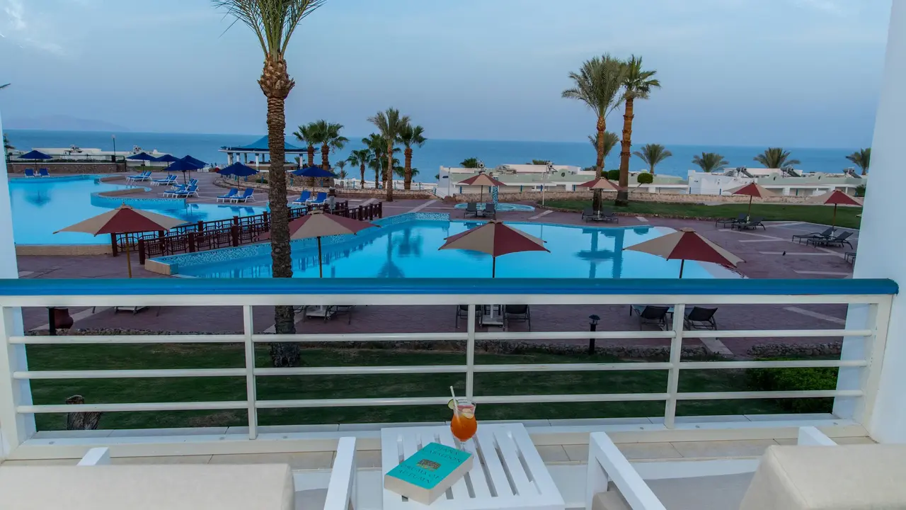 Renaissance Golden View Beach