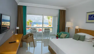 Renaissance Golden View Beach