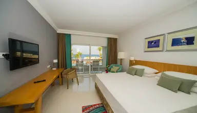 Renaissance Golden View Beach