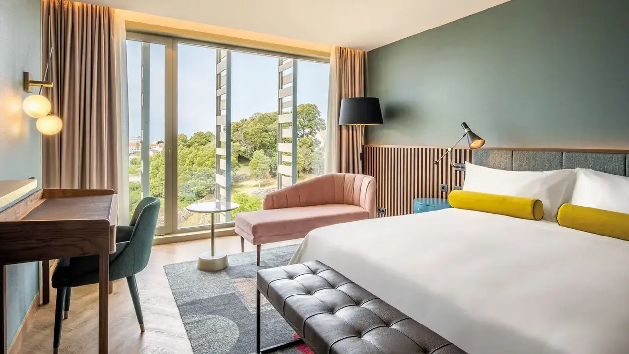 Renaissance Porto Lapa Hotel