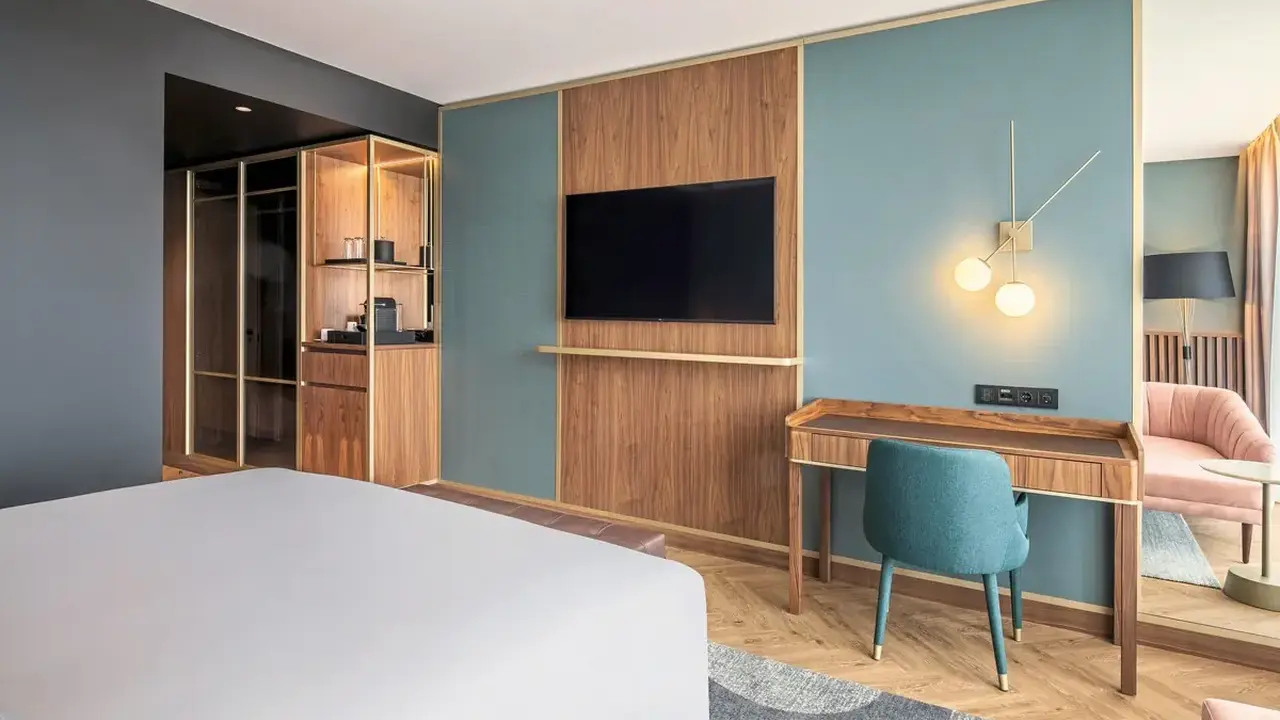 Renaissance Porto Lapa Hotel
