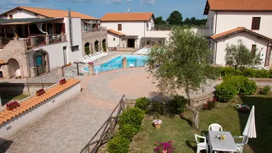 Residence Borgo Valmarina