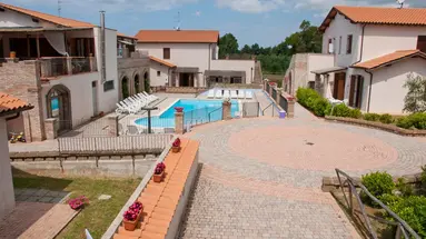 Residence Borgo Valmarina