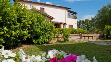 Residence Borgo Valmarina