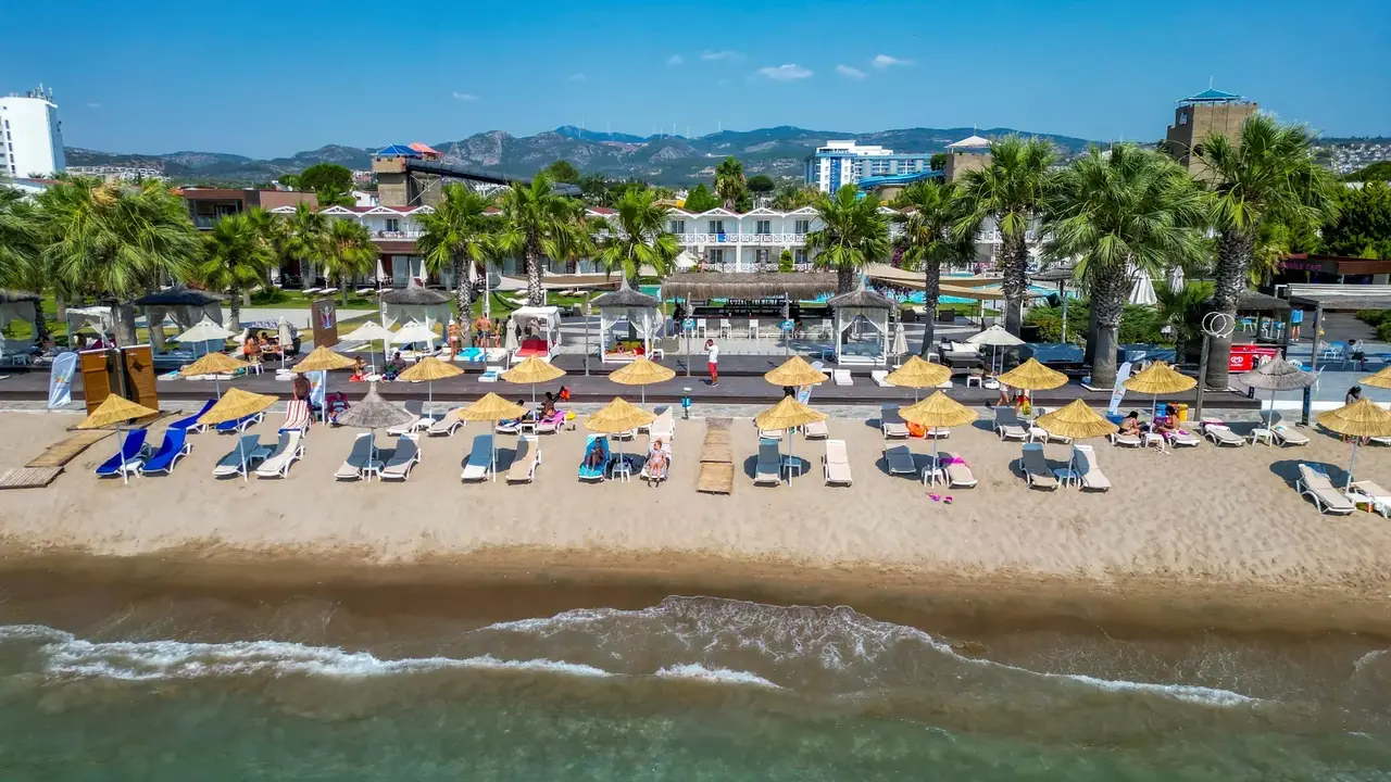 Risus Beach Resort