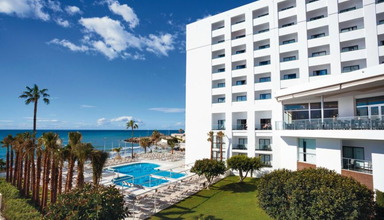 RIU Monica