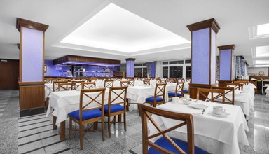Riu Oliva Village
