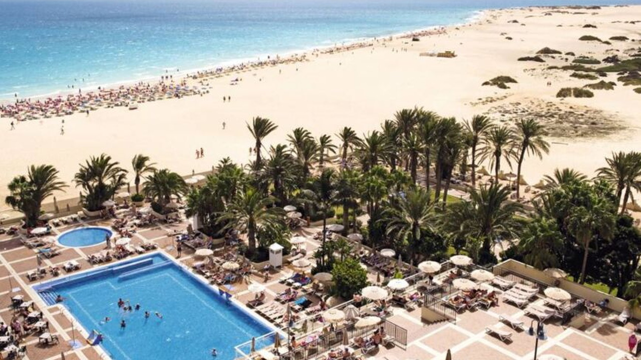 Riu Oliva Village