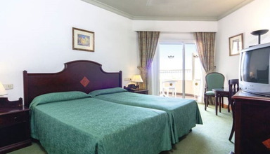 Riu Oliva Village