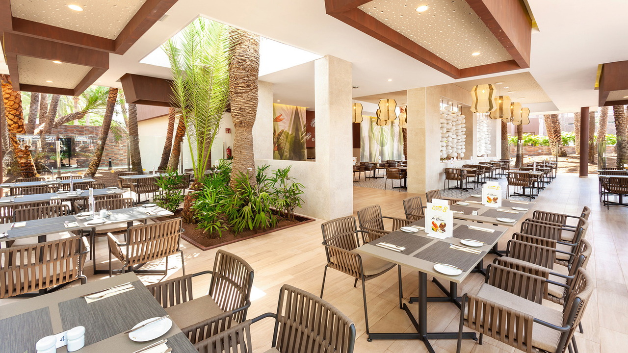 RIU Palace Oasis