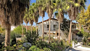 Riverside Garden Resort
