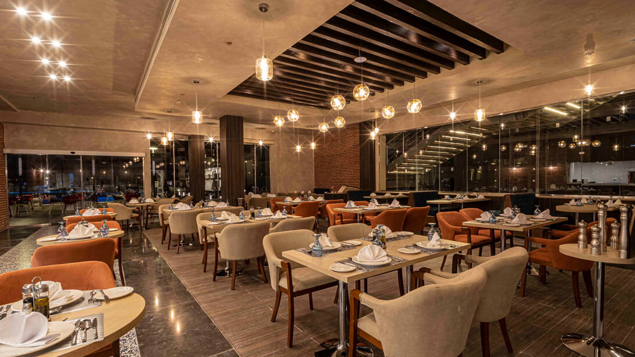 Riviera Plaza Abu Soma