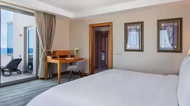 Rixos Sungate