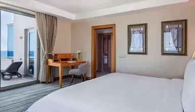 Rixos Sungate