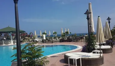 Rocks & Casino