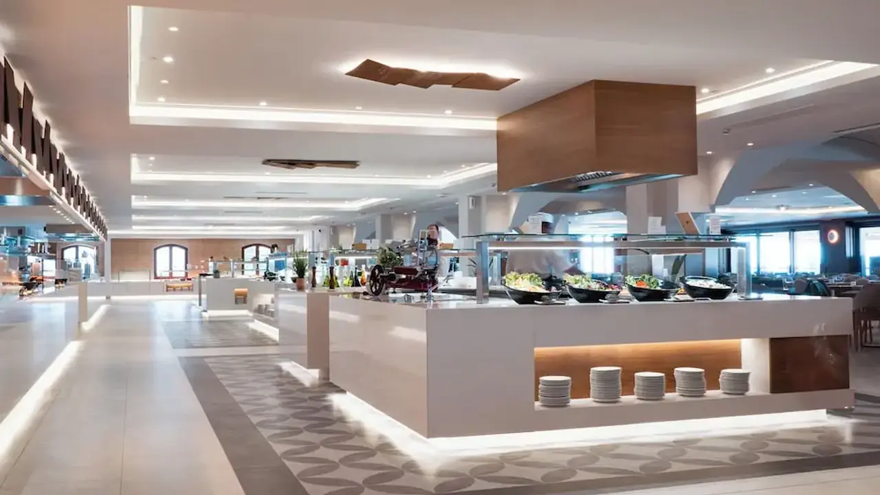 Roda Beach Resort & SPA