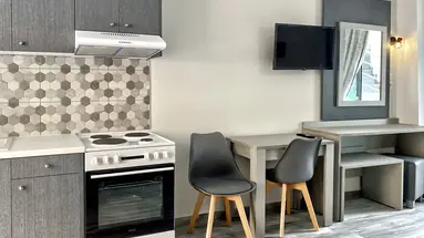Romanias Apartments