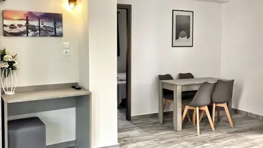 Romanias Apartments
