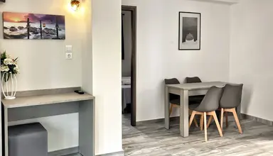 Romanias Apartments