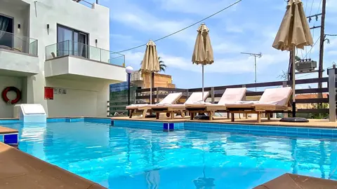 Hotel Romanias Apartments