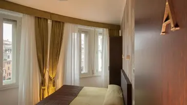 Rome King Suite