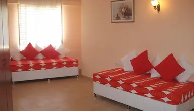 Rosy Suites