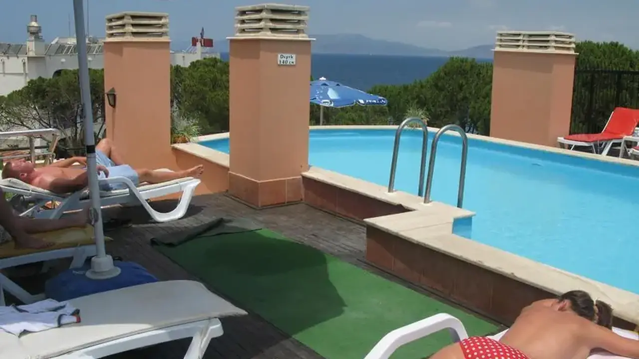 Rosy Suites