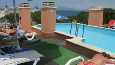 Rosy Suites
