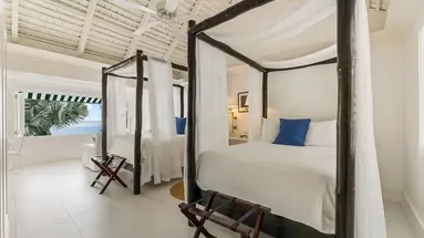 Round Hill & Villas
