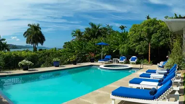 Round Hill & Villas