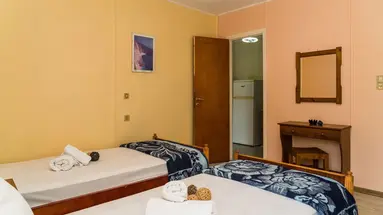 Roussas Studios and Apartments