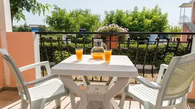 Roussas Studios and Apartments