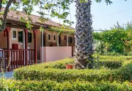 Roussas Studios and Apartments