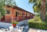 Roussas Studios and Apartments