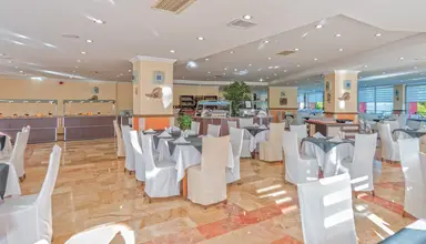 Royal Atlantis Beach