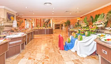 Royal Atlantis Beach