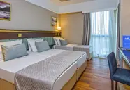 Royal Atlantis Resort & Spa