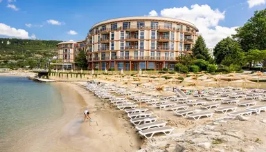 Royal Bay (Kavarna)