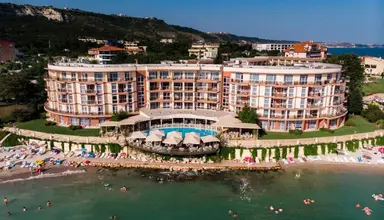 Royal Bay (Kavarna)