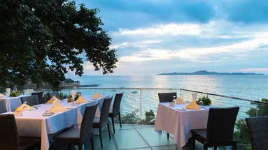 Royal Cliff Beach Terrace