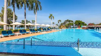 Royal Cliff Beach