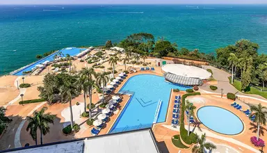 Royal Cliff Beach