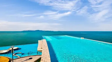 Royal Cliff Beach