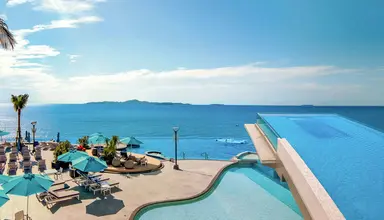 Royal Cliff Beach