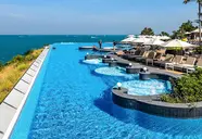 Royal Cliff Beach