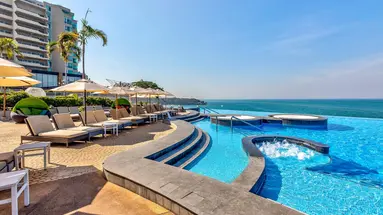 Royal Cliff Beach
