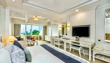 Royal Cliff Beach