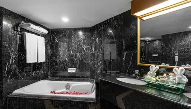 Royal Cliff Grand